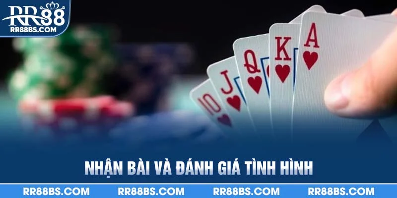 Bài Liêng RR88 - Mẹo Chơi Chuẩn Xác Cho Người Mới 2025 2 Nhận bài và đánh giá tình hình